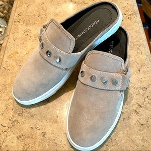 Rebecca Minkoff slides Sneakers